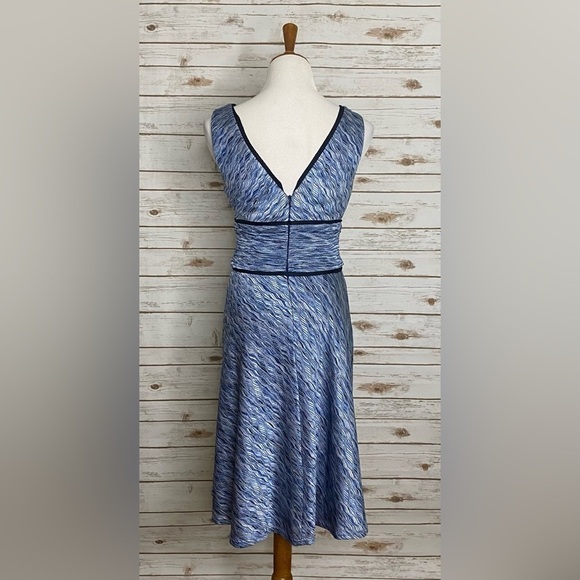 Kay Unger New York sleeveless surplice dress - Picture 4 of 7